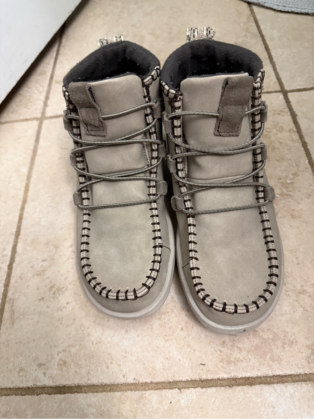 Hey Dude Women's Light Gray Moccasin-Style Ankle Boots